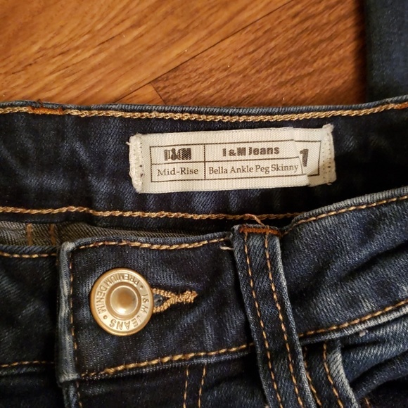 Fashion Nova Skinny Jeans - Picture 3 of 7